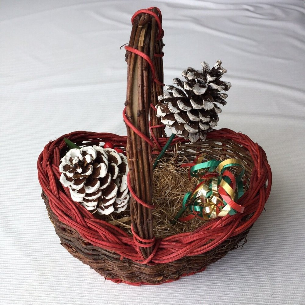 Wicker Straw Basket Pinecone Holly Berry Christmas Holiday Centerpiece Decor Red